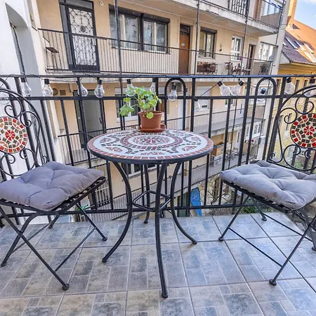 Gellerico At Deak Square Homestay Budapest