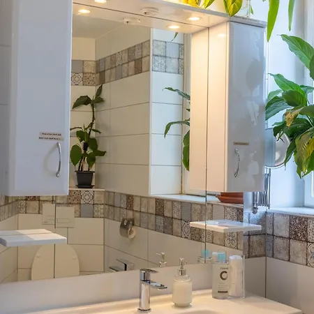 Gellerico At Deak Square Homestay szállás *