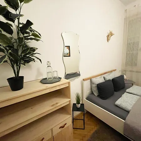 Gellerico At Deak Square *