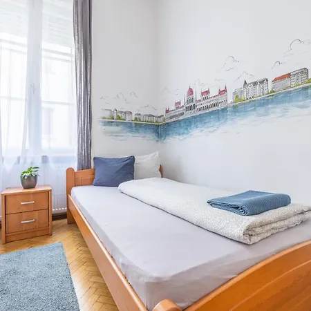 Gellerico At Deak Square * Budapešť